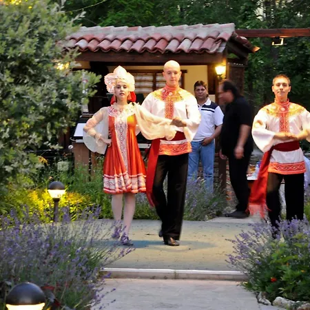 Hanat 3* Saints Constantine and Helena