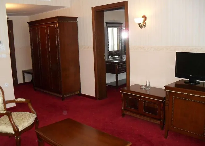 Hanat Saints Constantine and Helena