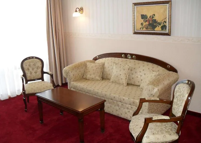 Hanat 3* Saints Constantine and Helena