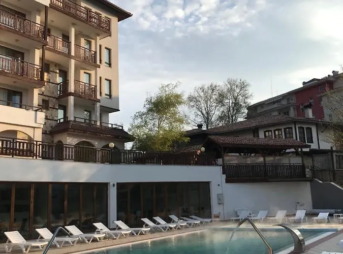 Hanat 3* Saints Constantine and Helena