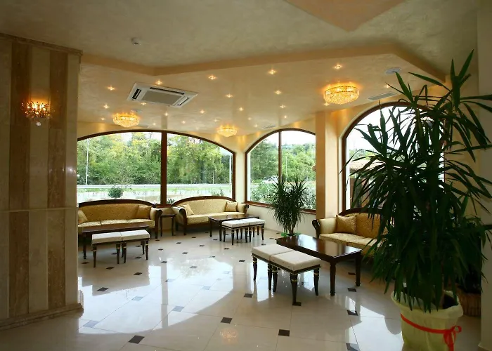 Hanat 3* Saints Constantine and Helena