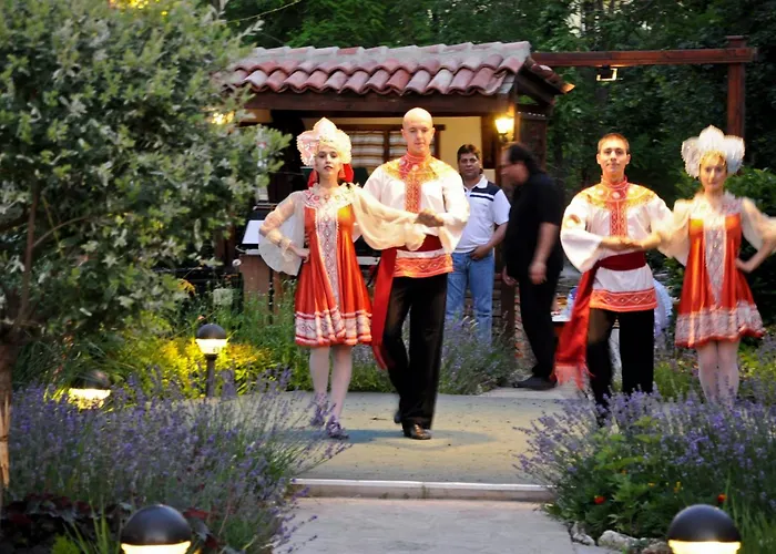 Hanat 3* Saints Constantine and Helena