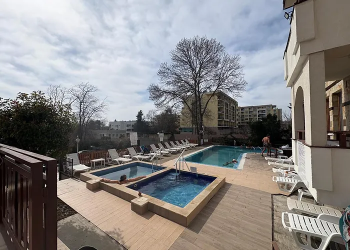 Hanat 3* Saints Constantine and Helena