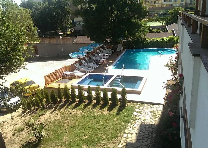 Hanat 3* Saints Constantine and Helena