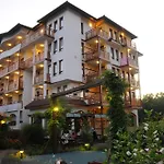 Hanat Szálloda 3*